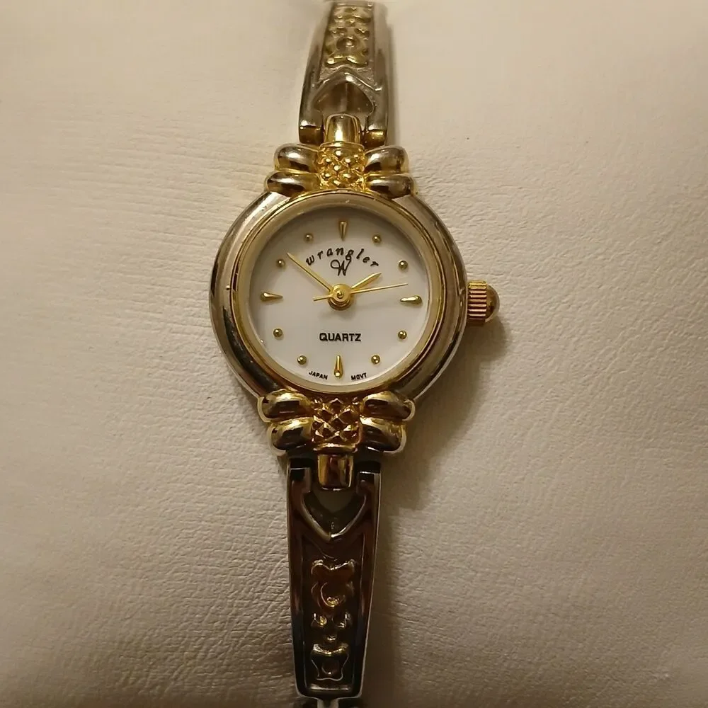 VTG Wrangler Women's Two-Toned Japan Quartz Movt Bracelet Decorative Watch 19mm